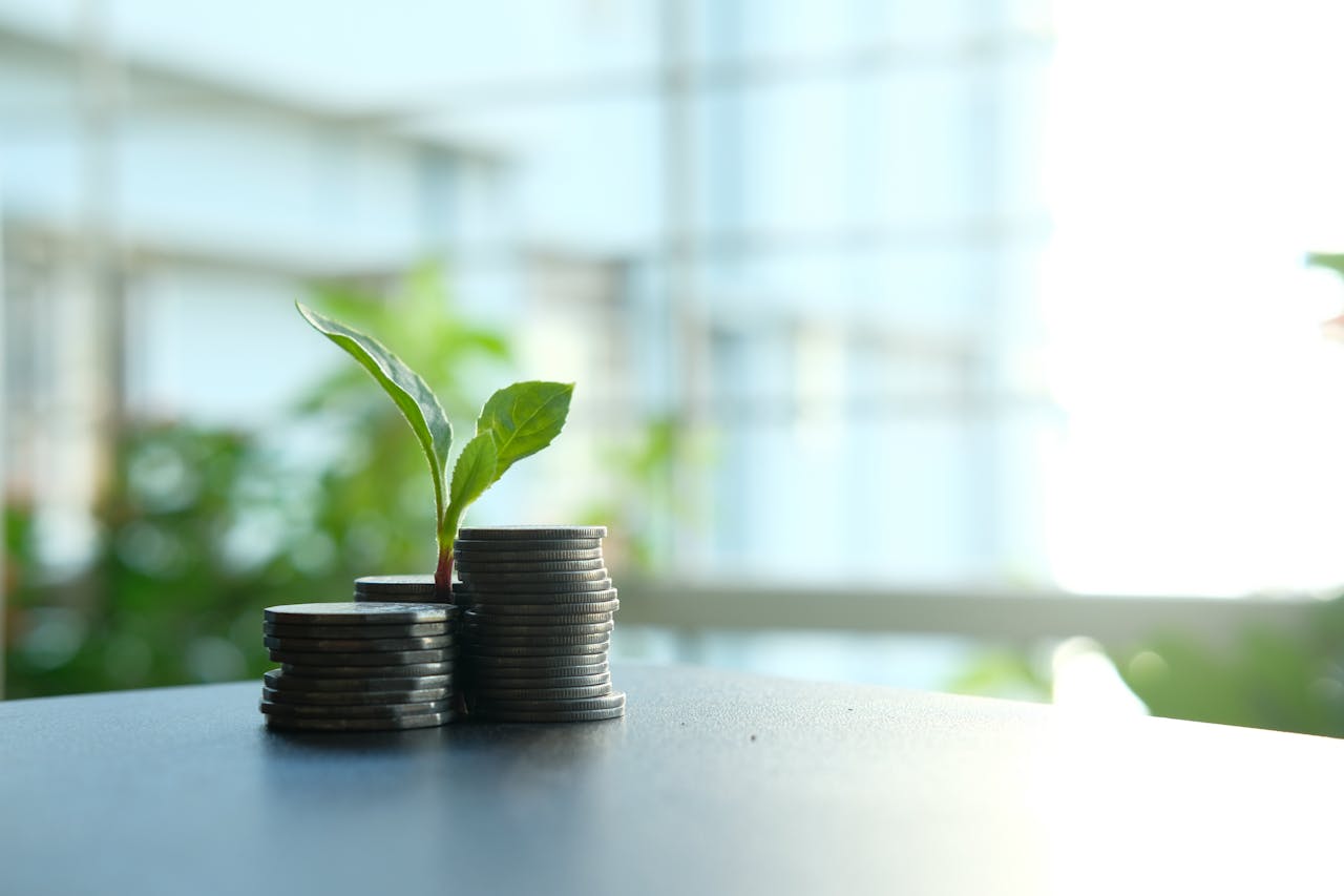 Endowment Plan vs. Standard Savings: Which Beats Inflation Better?
